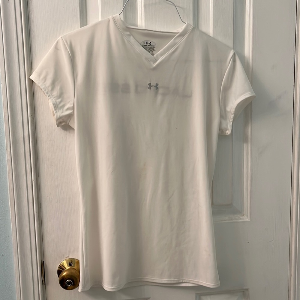 White Lacrosse under armor shirt sleeve top. Size L